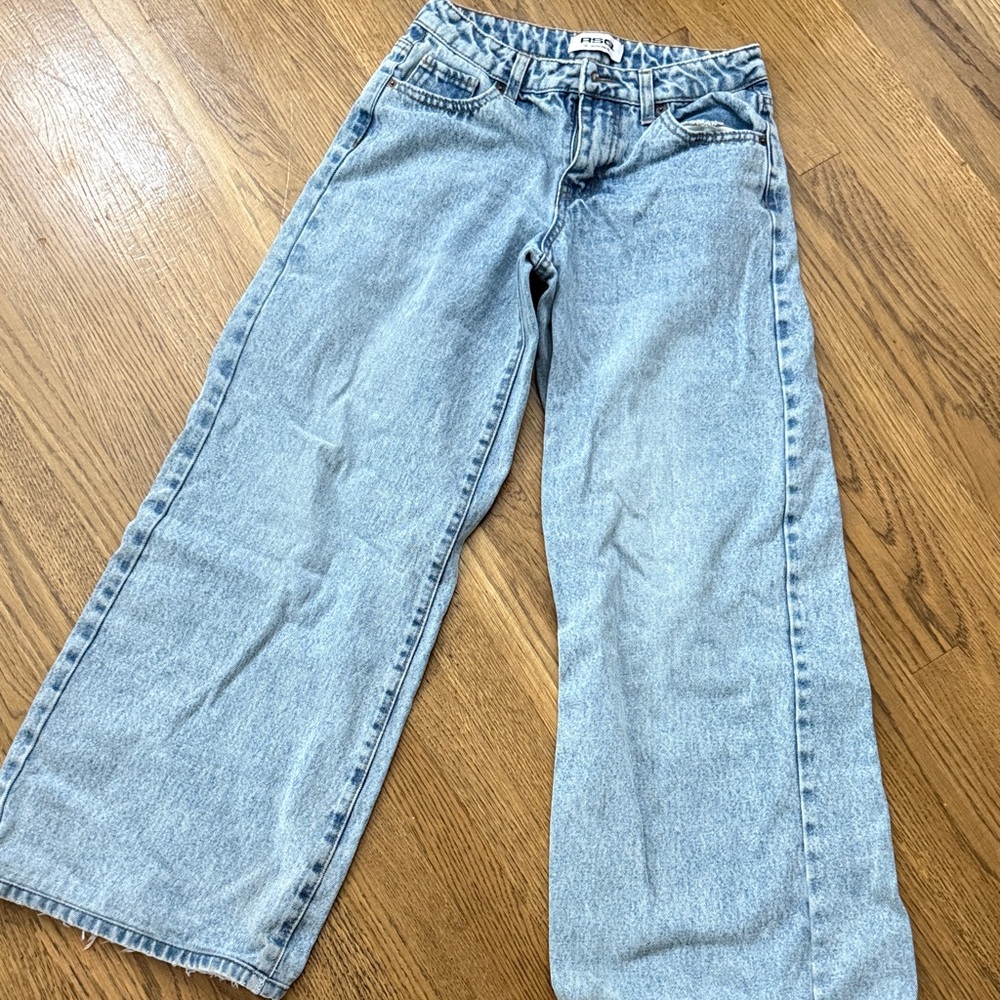 RSQ -Tilly’s Distressed Blue - Jeans- woman size 25 low rise, wide leg